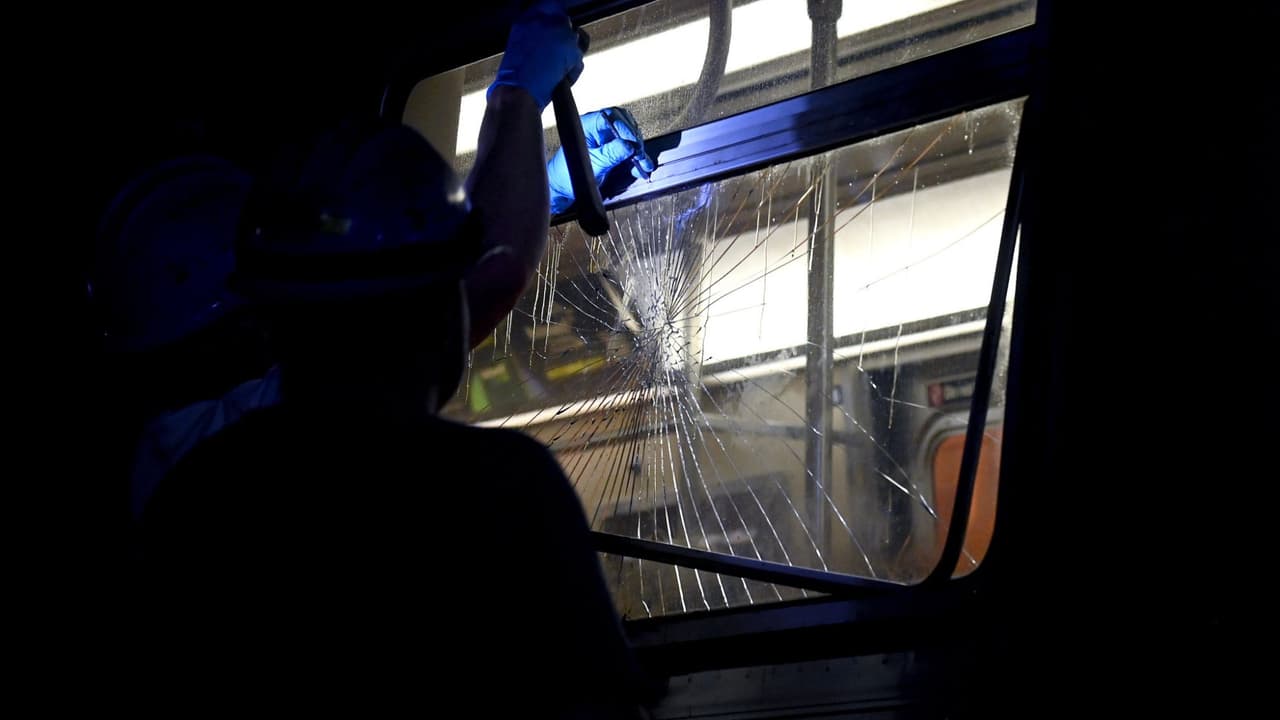 Actos vandalicos paralizan el metro de Nueva York: Línea W fuertemente afectada