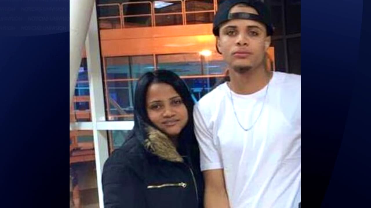 El detonante de la tragedia, añadió la familia de Rosa, habría sido que la mujer ya había advertido a su pareja que si perdía su trabajo por culpa de las constantes llamadas que le hacía, terminaría con la relación.
<br>
<br>“Ella le había dicho:
<b> si me botan de mi trabajo por tu culpa, nos vamos a dejar</b>”, detalló su hermana.
<br>