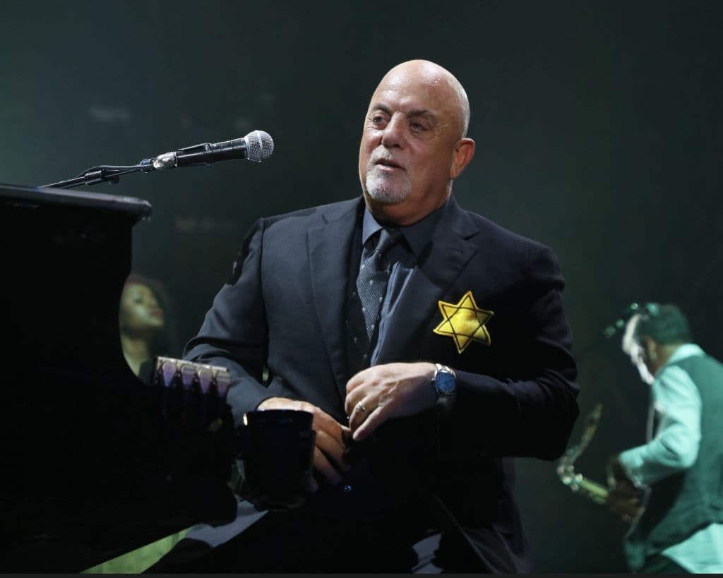 BILLY JOEL SPEAKS OUT BY WEARING YELLOW 'STAR OF DAVID' PATCH AT NYC CONCERT
