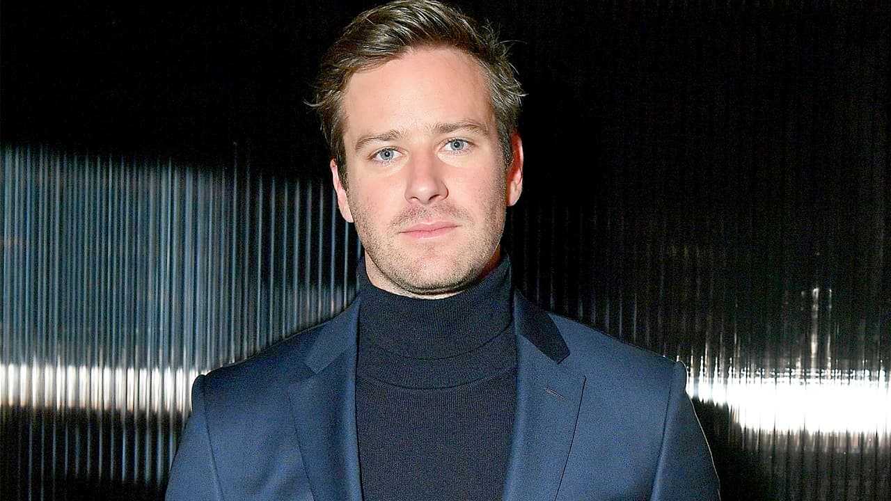 Mujer acusa al actor Armie Hammer de violación y "actos violentos"