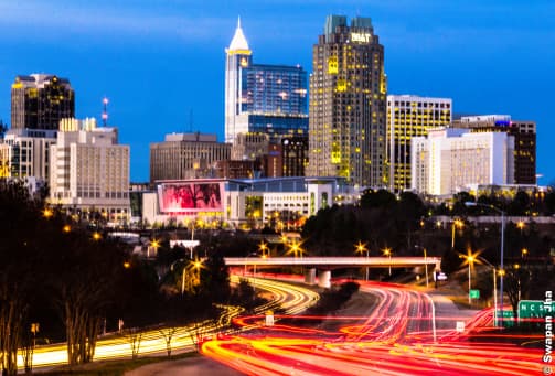 <b>Raleigh, Carolina del Norte </b>
<br>Ocupó el segundo lugar en el análisis de todos los factores.
<br>
<br>La capital de Carolina del Norte ocupó el puesto número 3 en accesibilidad, 3 en bienestar y 19 en calidad de vida. Raleigh tiene una población de 464,758, según el Censo de 2017.