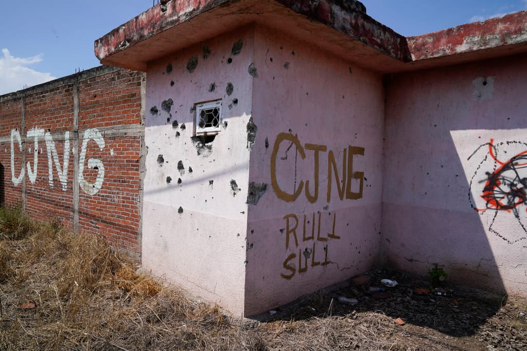 Estos son los 8 grupos criminales de México, Venezuela y Centroamérica que Trump designó como "organizaciones terroristas"