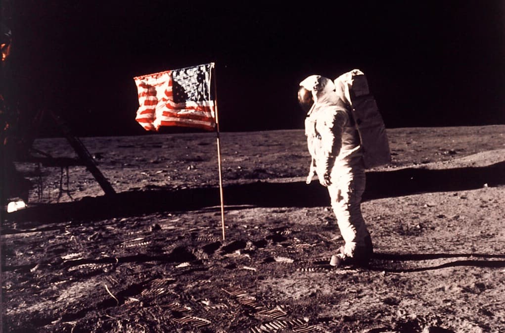La bandera nacional también está de aniversario; te contamos sus curiosidades más épicas