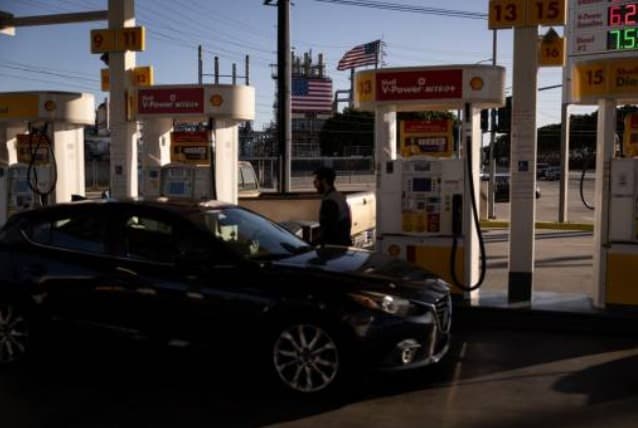 Crecen los precios de los vuelos y se reducen rutas por la volatilidad del petróleo en medio de tensiones en Medio Oriente