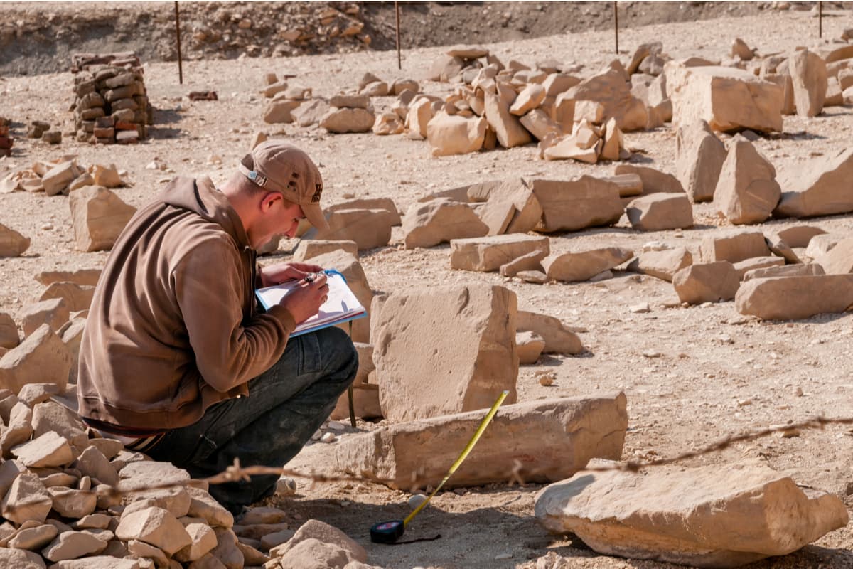 Las 5 ciudades perdidas que la arqueología todavía no ha encontrado: una de ellas es de oro