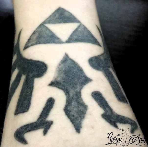 Tatuaje de la trifuerza enviado por Germán