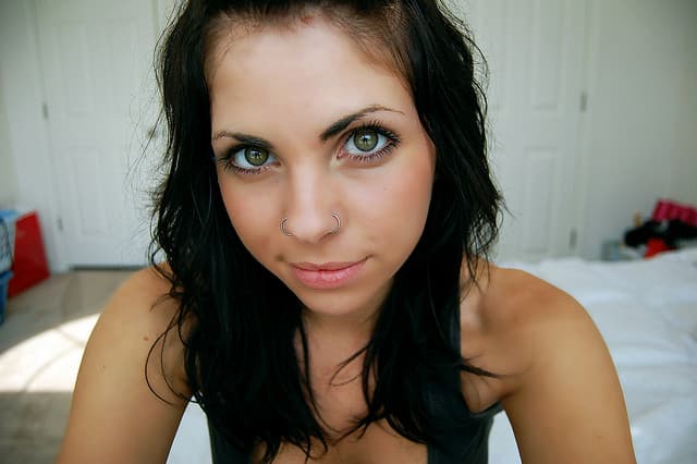 Doble perforación de las fosas nasales