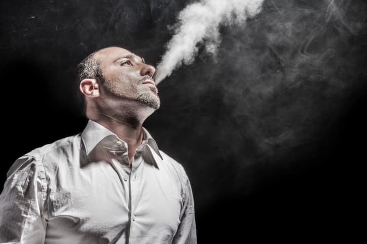 Estas son las 9 etapas por las que todos pasamos los primeros días en que intentamos dejar de fumar