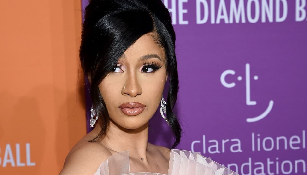 La nueva colección de ropa y tenis de Cardi B será tu nueva obsesión