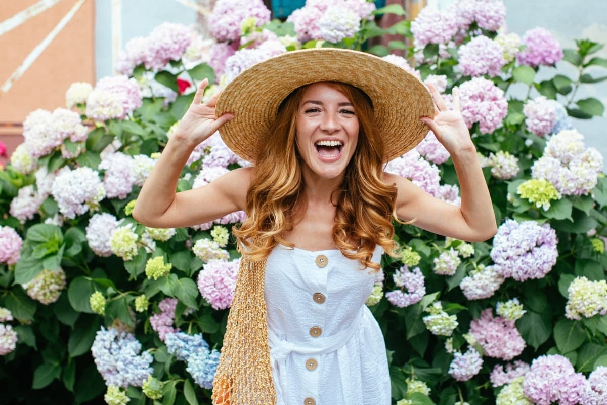 Tu frente se puede ver más pequeña gracias a 7 trucos de belleza (no es sólo un fleco)