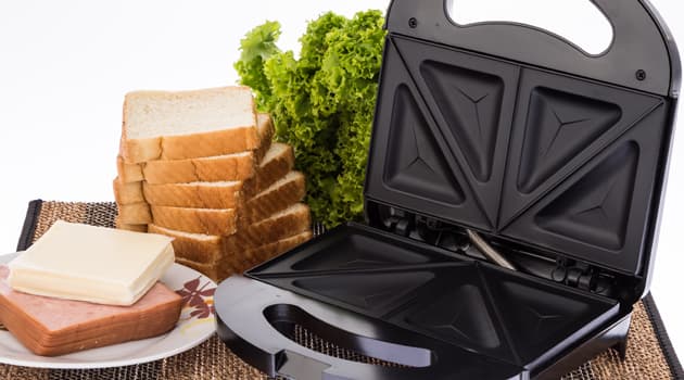 8 utensilios de cocina que siempre has usado mal (el exprimidor de limones es uno)