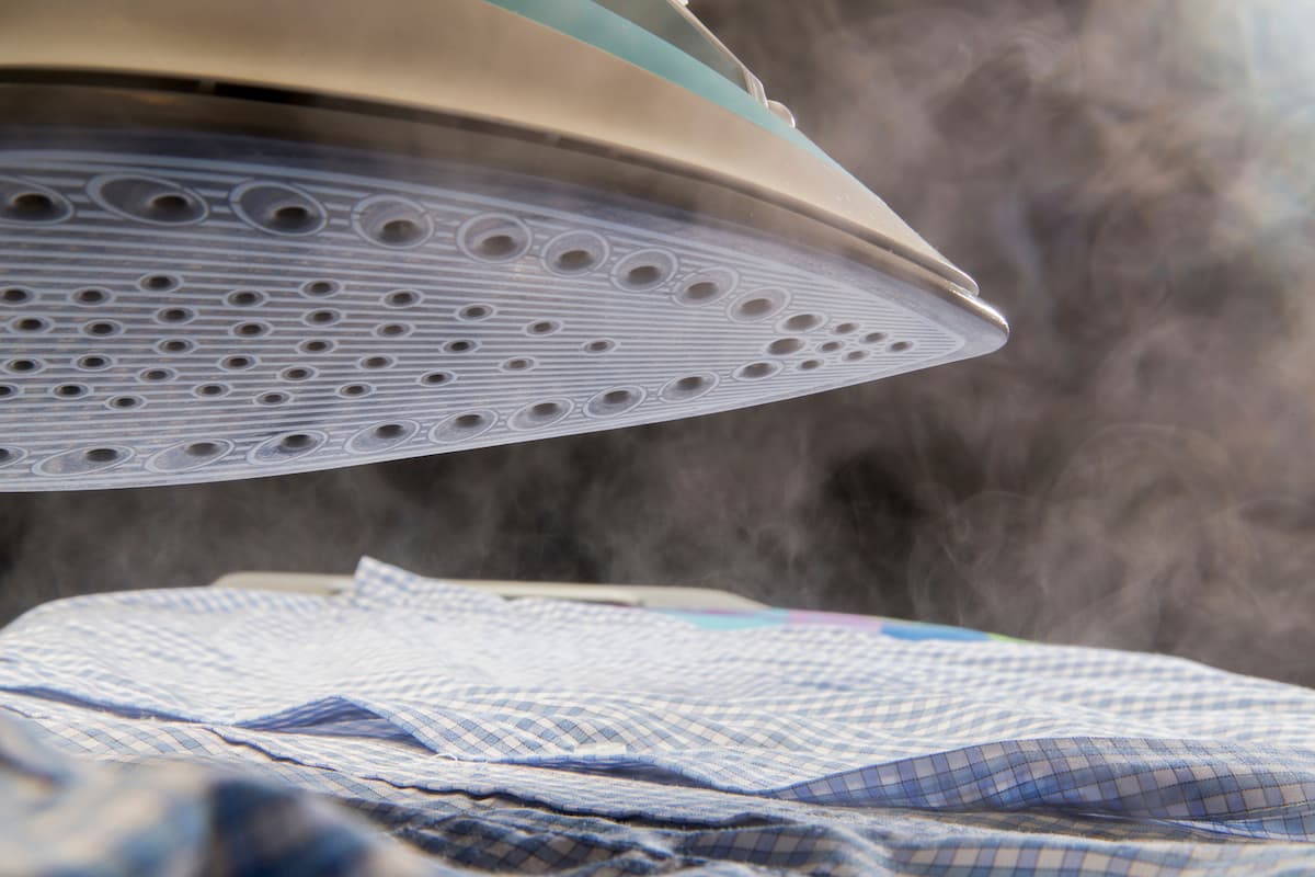 Descubre cuáles son los 4 errores más comunes al planchar la ropa y cómo evitarlos