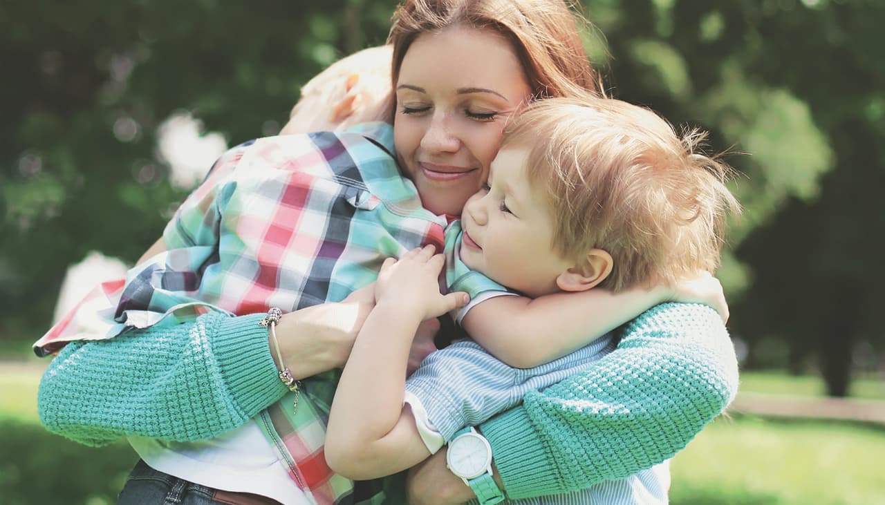 Mamás y signo zodiacal: así es como crían a sus hijos, según la astrología
