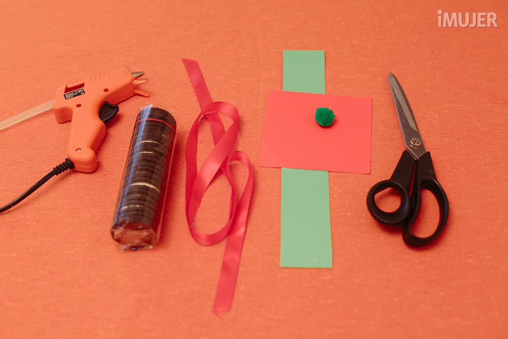 Originales piernas de duende con galletas para regalar esta Navidad