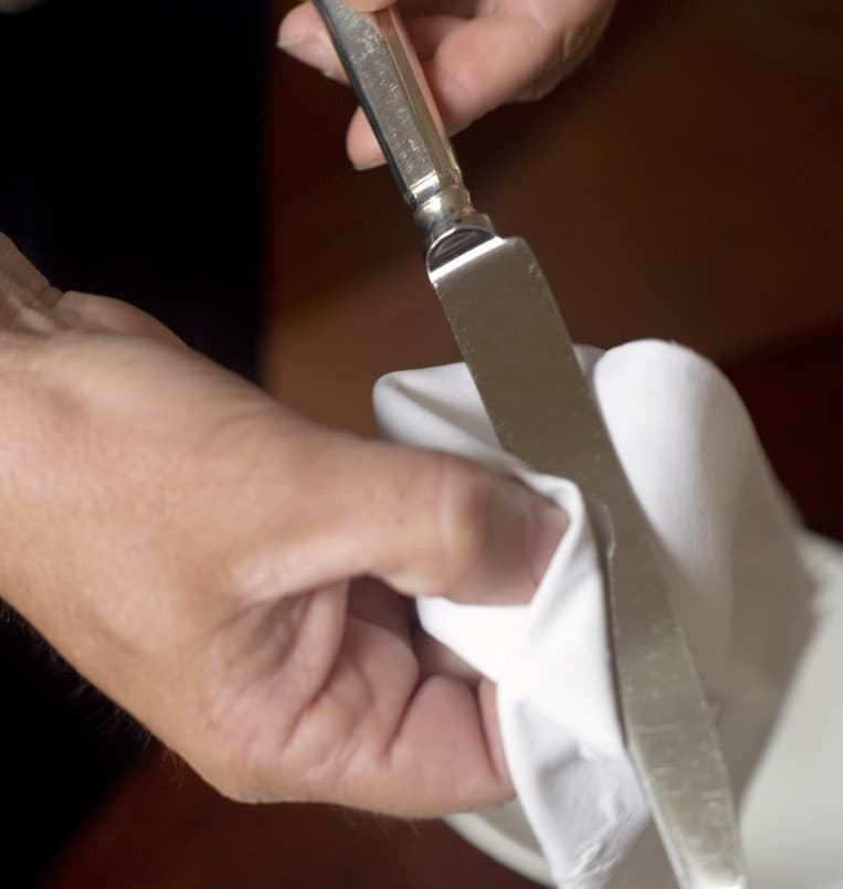 Tips para limpiar cubiertos de acero inoxidable