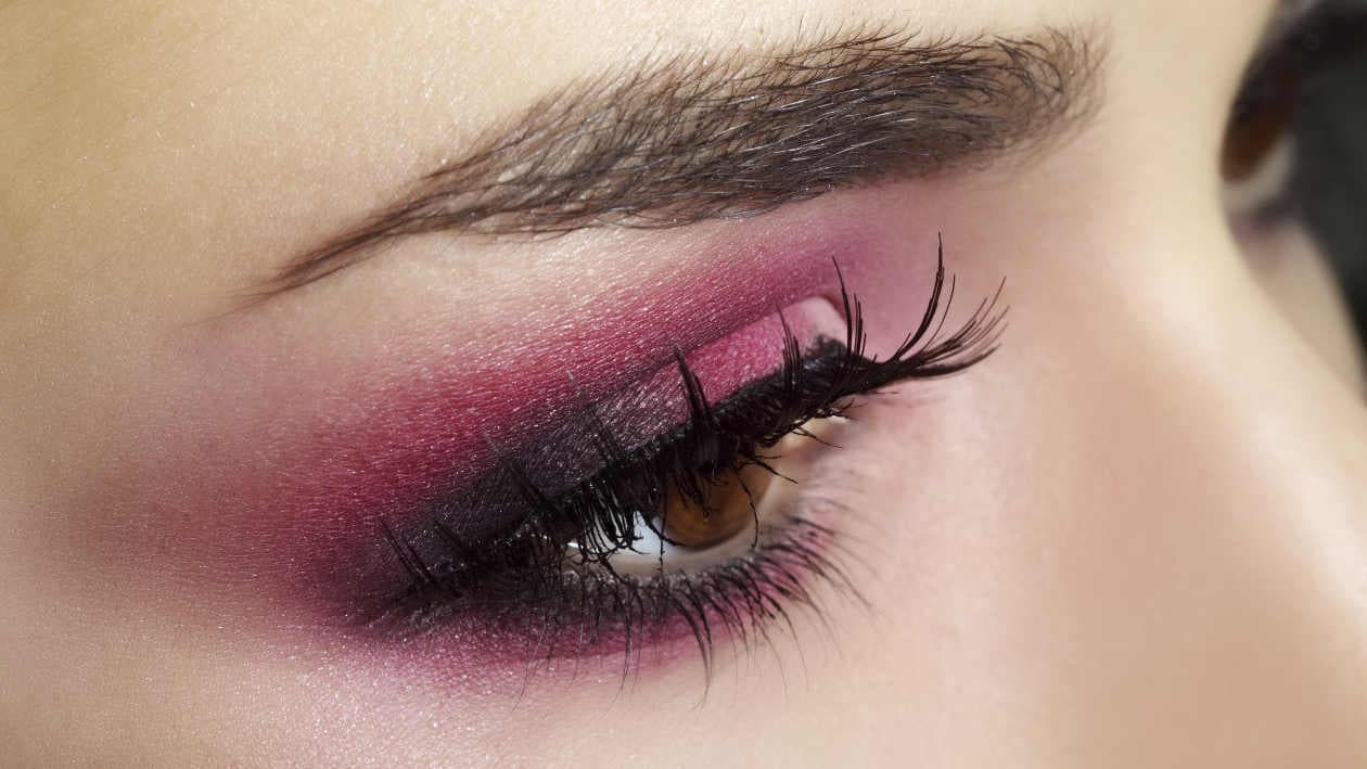 7 tips de maquillaje imprescindibles para mujeres de ojos marrones