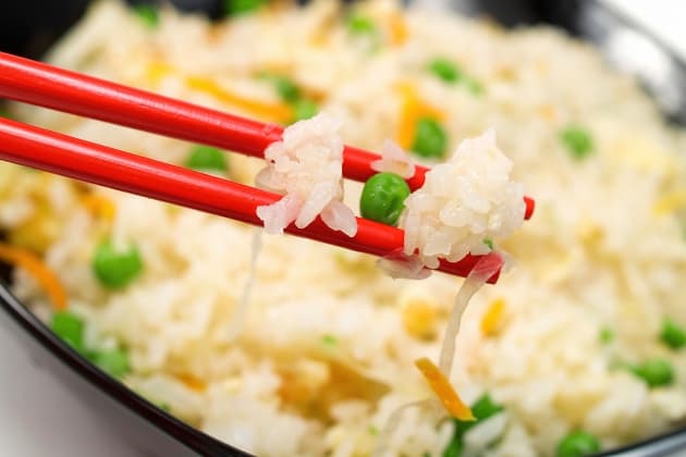 9 cosas que seguro no sabías sobre comer con palillos chinos