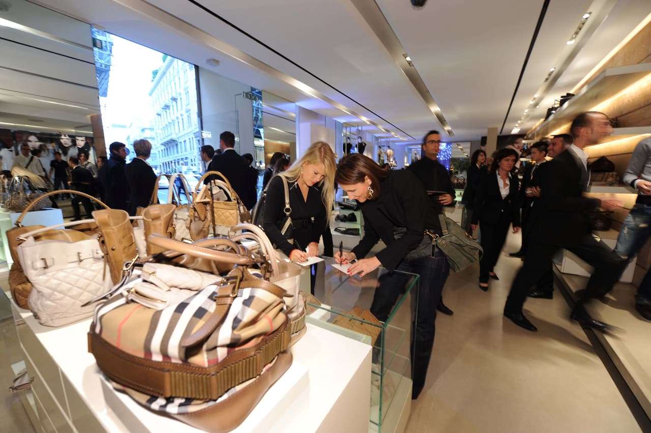 La colección 2010 de accesorios Burberry