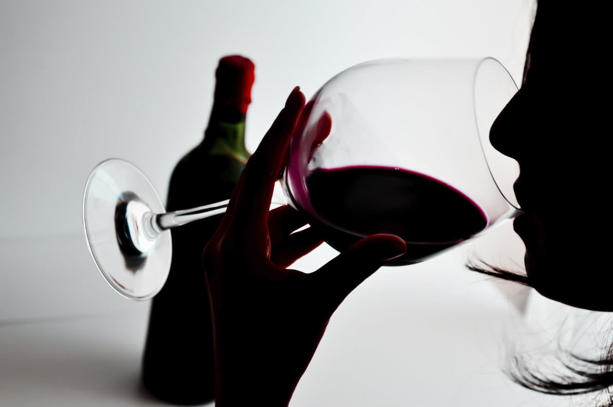 El caso de Cyril Zattara, el falso terapeuta que drogaba a sus pacientes y las violaba durante sesiones de "hipnosis"