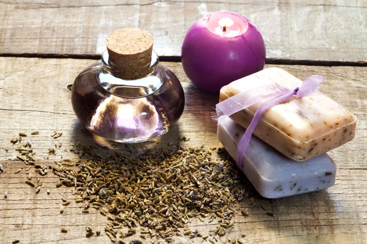 Guía para aplicar aceites esenciales ¡de pie a cabeza!