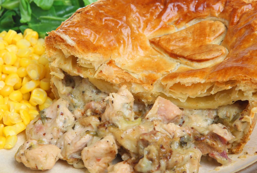 ¿Buscas un almuerzo light? Prueba este pastel de pollo con solo 380 calorías