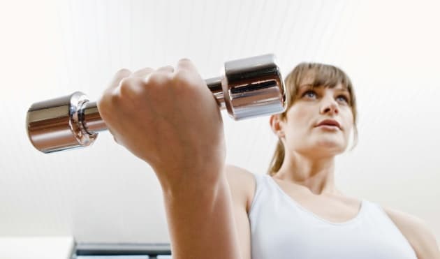 ¡Ejercita tus oblicuos sin moverte de casa!