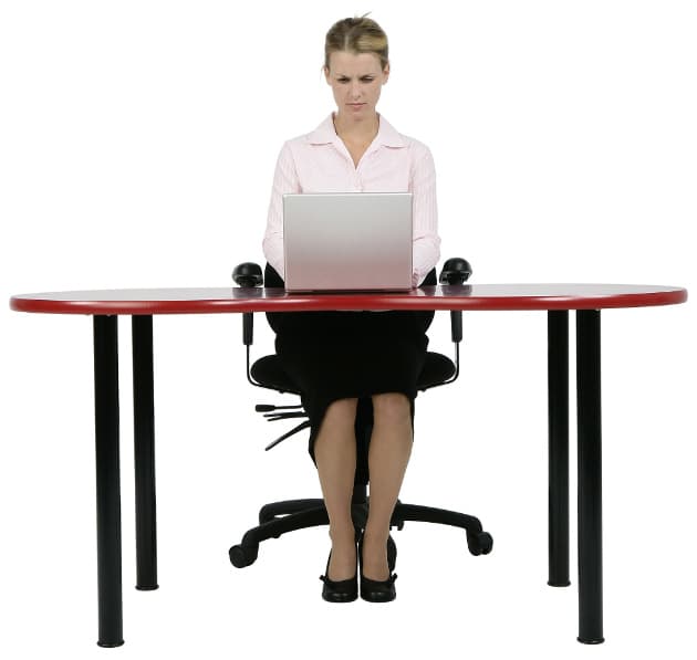 Conserva una postura saludable en tu trabajo con estos 5 tips