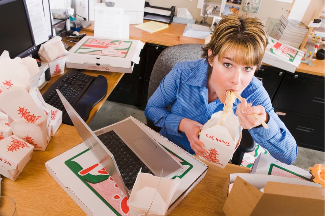 Consejos de alimentación para trabajadores nocturnos