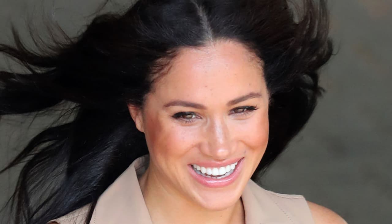 Las sandalias estilo Meghan Markle ya están a la venta: no son chanclas, son las chanclas