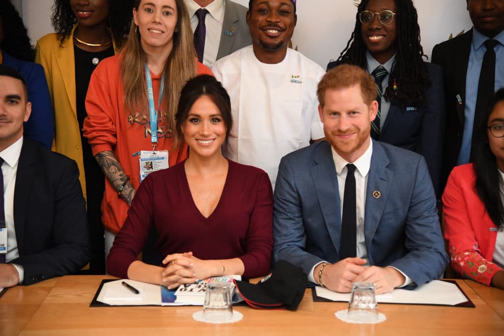 Meghan Markle recuperó su figura tras el embarazo y lo mostró con un hermoso conjunto guinda