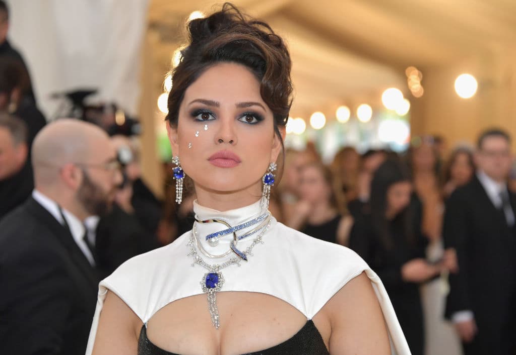 8 latinos que se han robado la noche en una MET GALA, Eiza González no ha sido la única