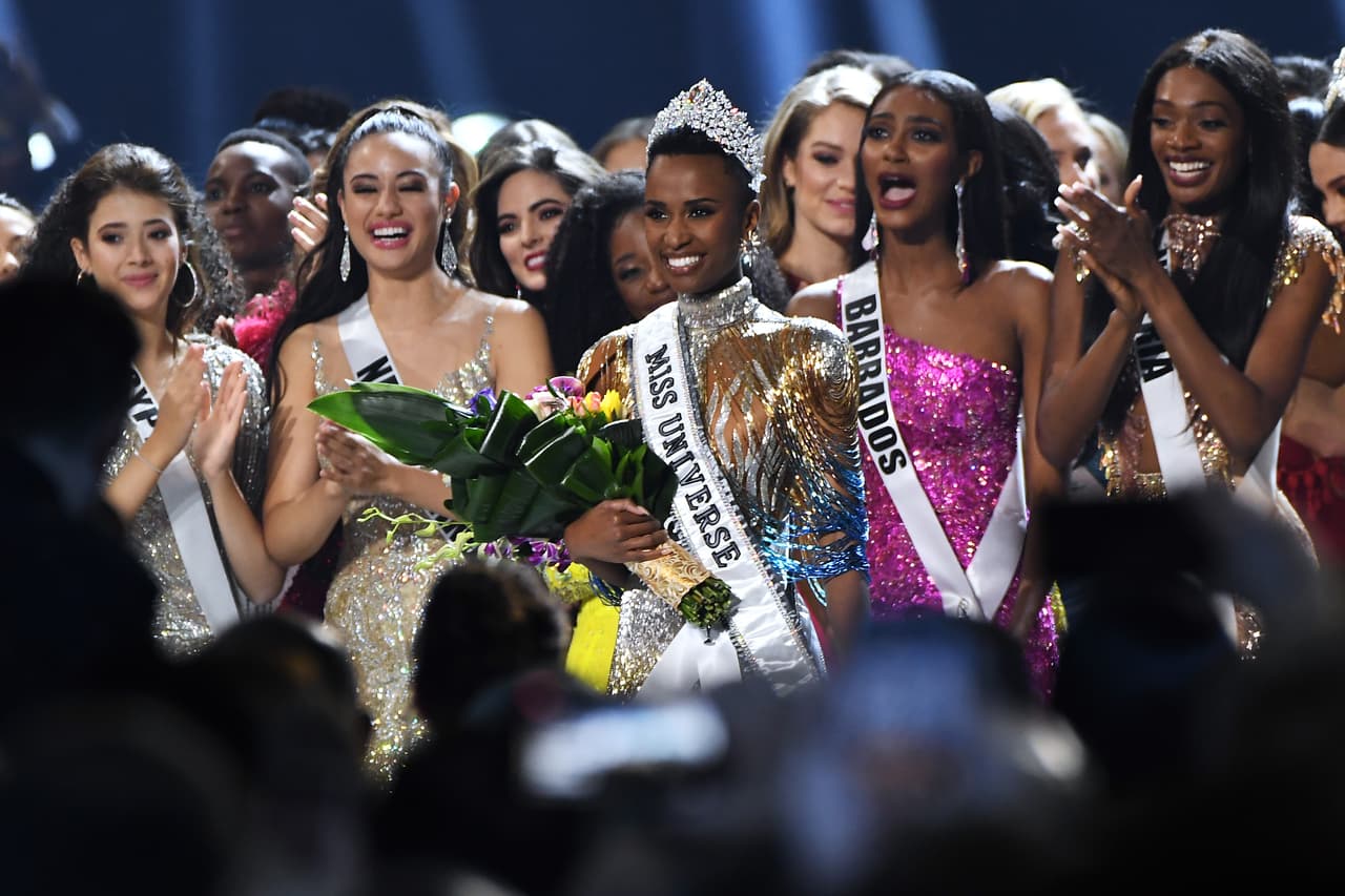 Jacqueline Bracamontes usó un vestido al estilo JLo y se robó la noche en Miss Universo 2019