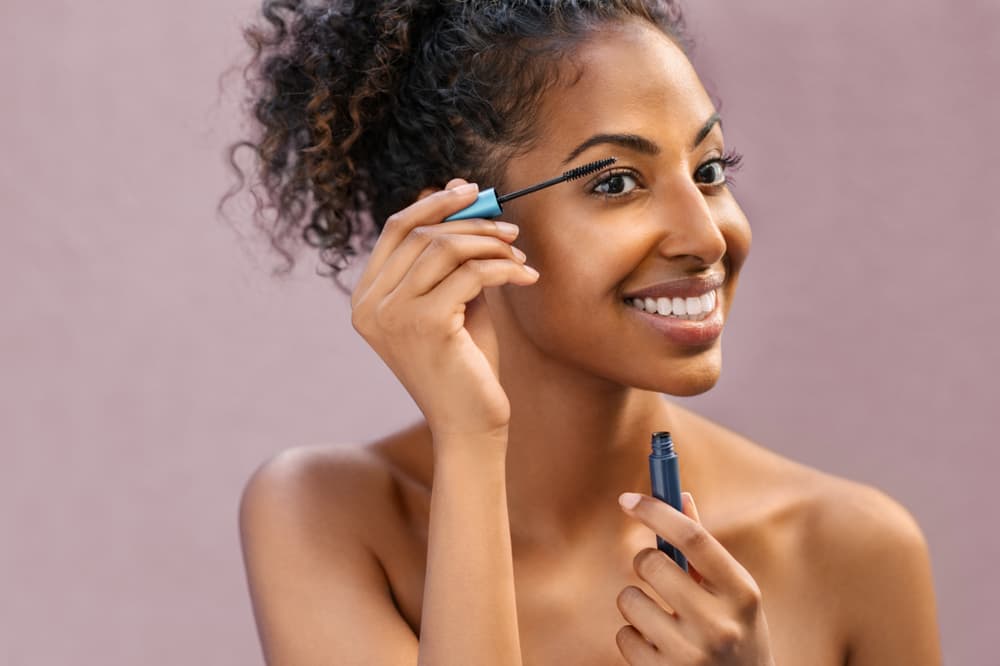 El cepillo de tu rímel puede estar arruinando tus pestañas: cuál es el adecuado para ti