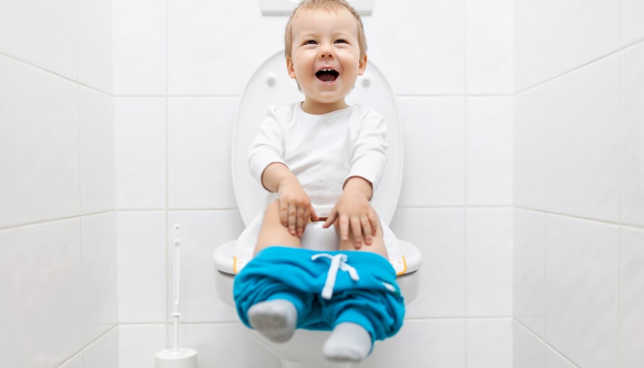 Tu bebé puede aprender a ir al baño desde los 4 meses con este método (sin presiones ni estrés)