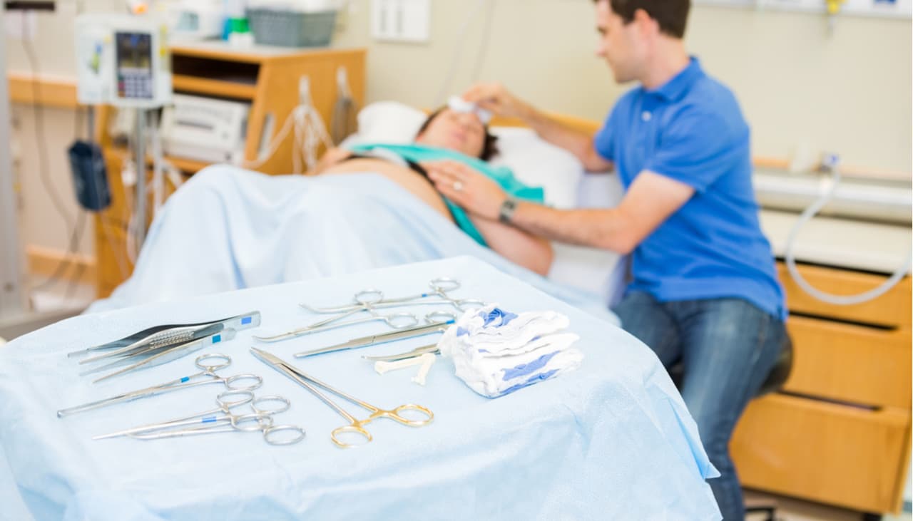 ¿Cómo debes cuidar la herida de tu cesárea? Hay un paso que muchas olvidan