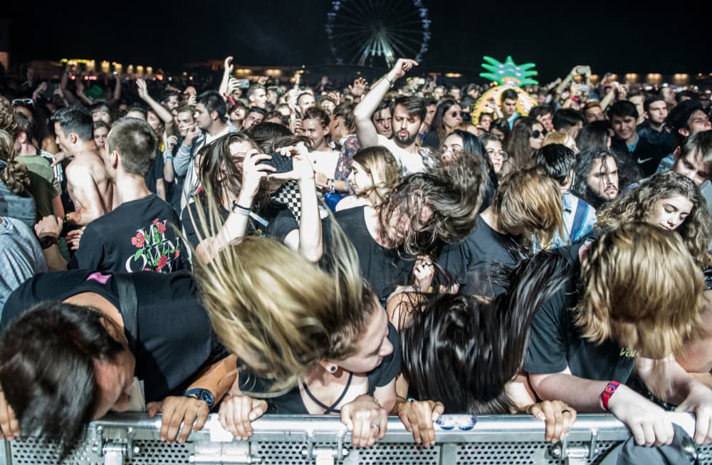 ¿Sid Vicious inventó el pogo realmente? 3 teorías sobre el origen de este ritual libertador