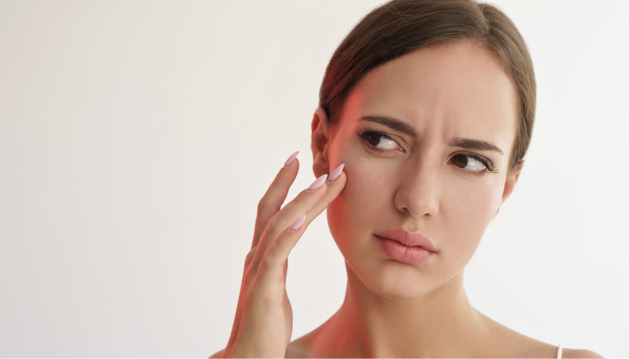 Dermatólogos dan 12 tips para acabar con el acné: necesitas un limpiador para tu tipo de piel