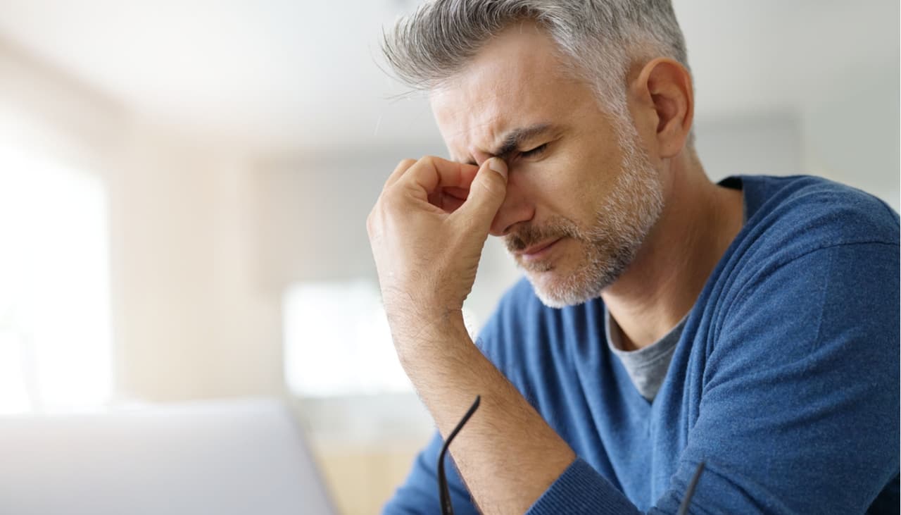 ¿Te duele la cabeza cada vez que te estresas? Remedios para la cefalea tensional