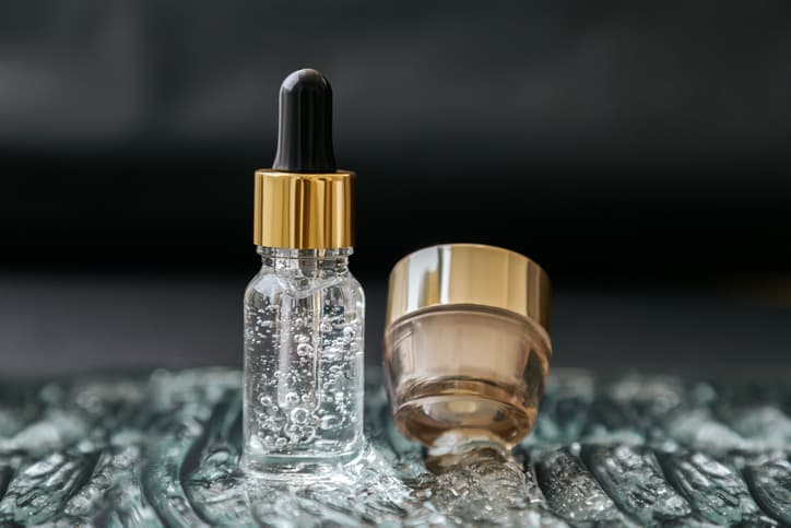 4 ingredientes que nunca debes mezclar en tu rutina de skincare: podrías manchar tu cara