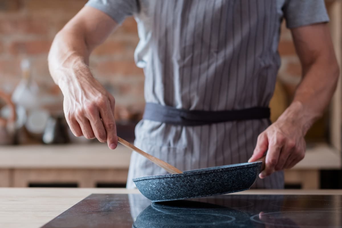 ¿Tienes una sartén nueva? Te decimos cómo 'curarla' para que dure más tiempo