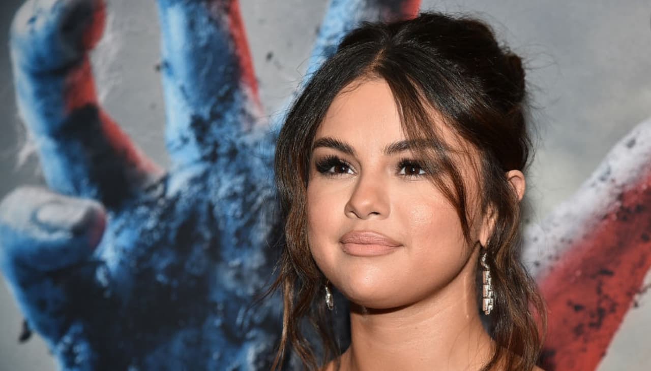 Selena Gomez mostró los fabulosos tonos de su línea Rare Beauty y ya los necesitamos todos